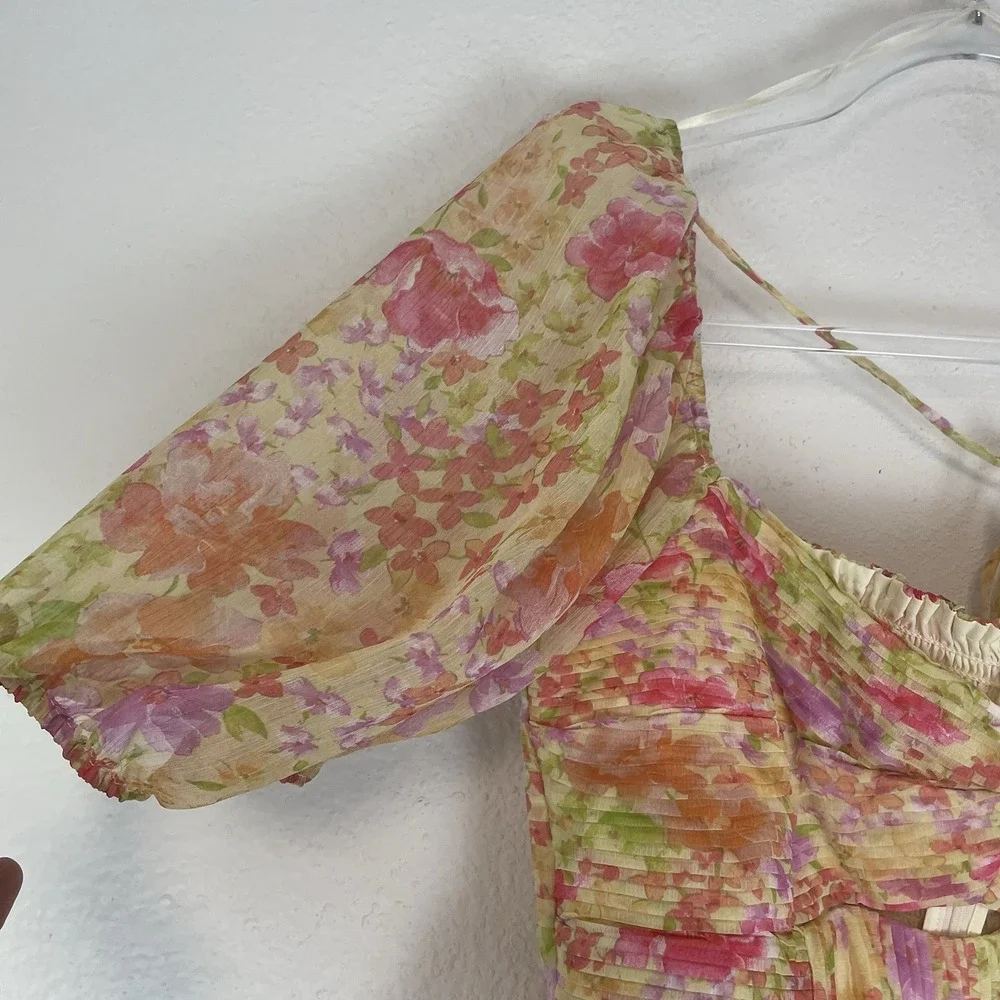 ASTR The Label Arlet Top M Yellow Multi Floral Puff Sleeve Smocked Peplum Blouse